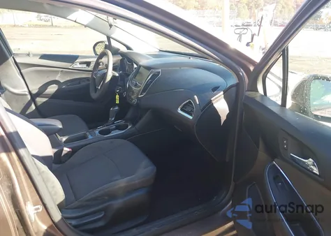 2019 Chevrolet Cruze Ls z USA, uszkodzony, nr VIN 1G1BC5SM8K7111492